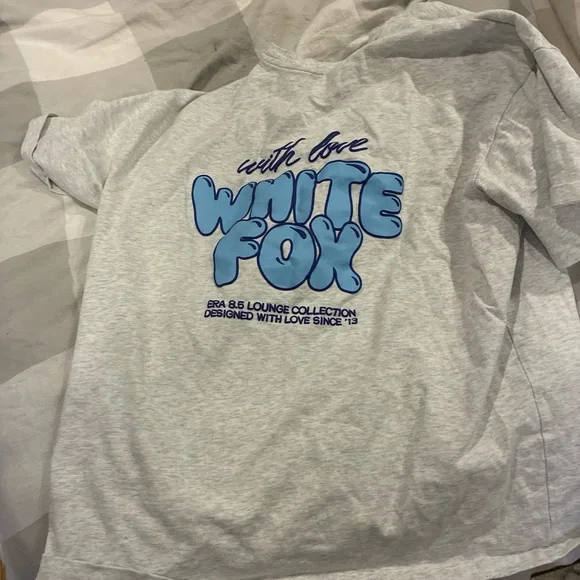 White Fox Boutique Light Gray Graphic Tee - Picture 3 of 3